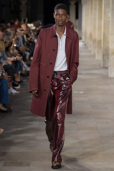 Look 8